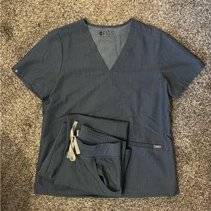 Figs Technical Collection Scrubs L top and M bottom, regular length